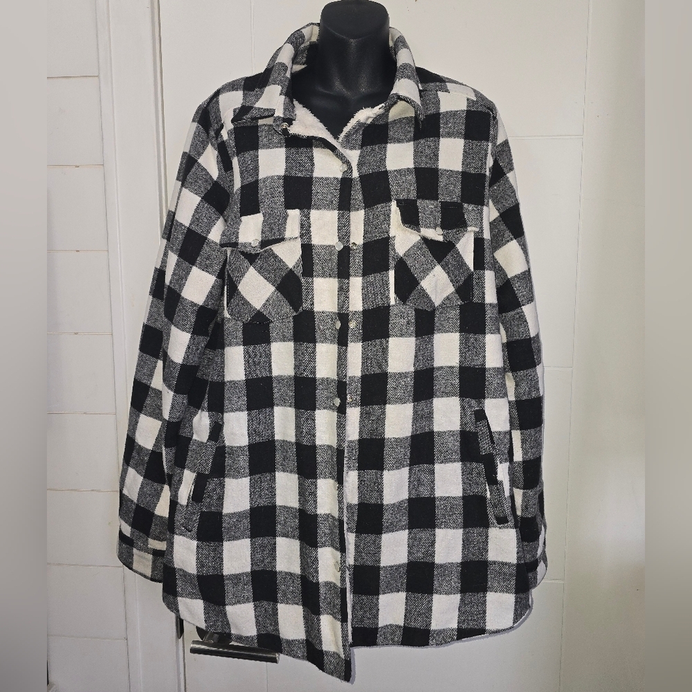 Bluivy Plaid Sherpa Lined Black/White Checkered Shacket Sz L - Picture 2 of 10